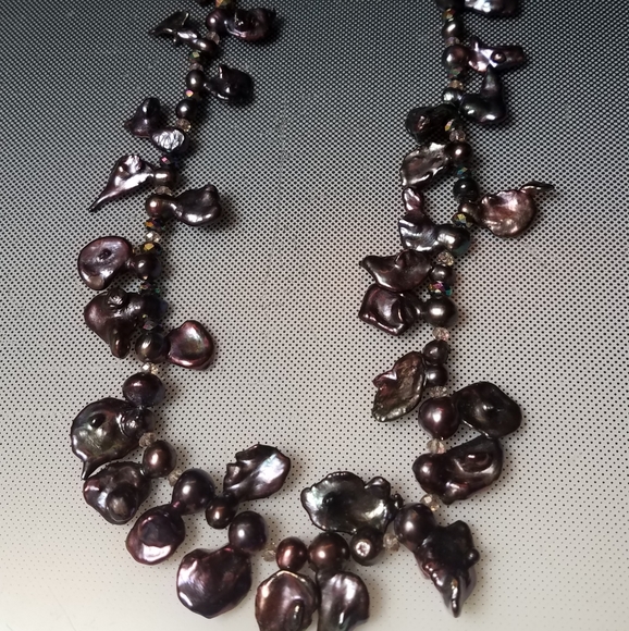 PEARLS FOR 2025 GREEN OR PURPLE ? POPPING PARTY BOHO PEARL NECKLACES 18'' - Picture 1 of 6